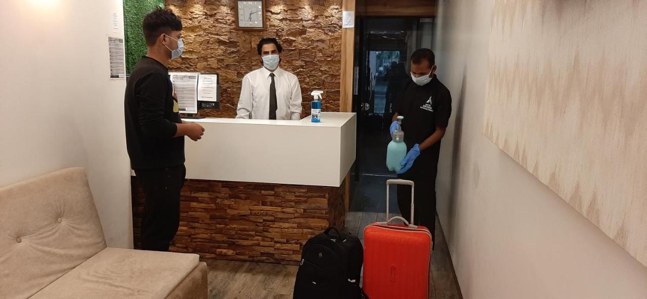 Hotel Amisha International Surat Eksteriør bilde