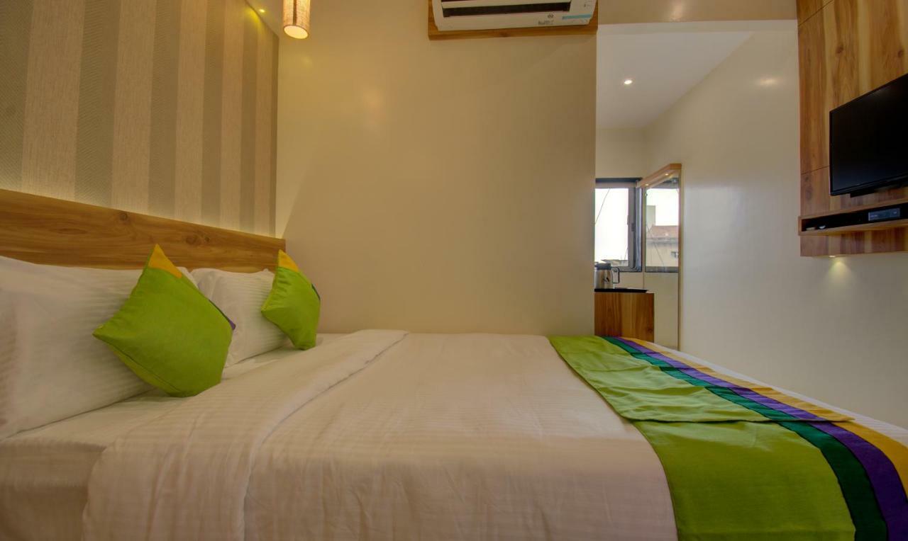 Hotel Amisha International Surat Eksteriør bilde