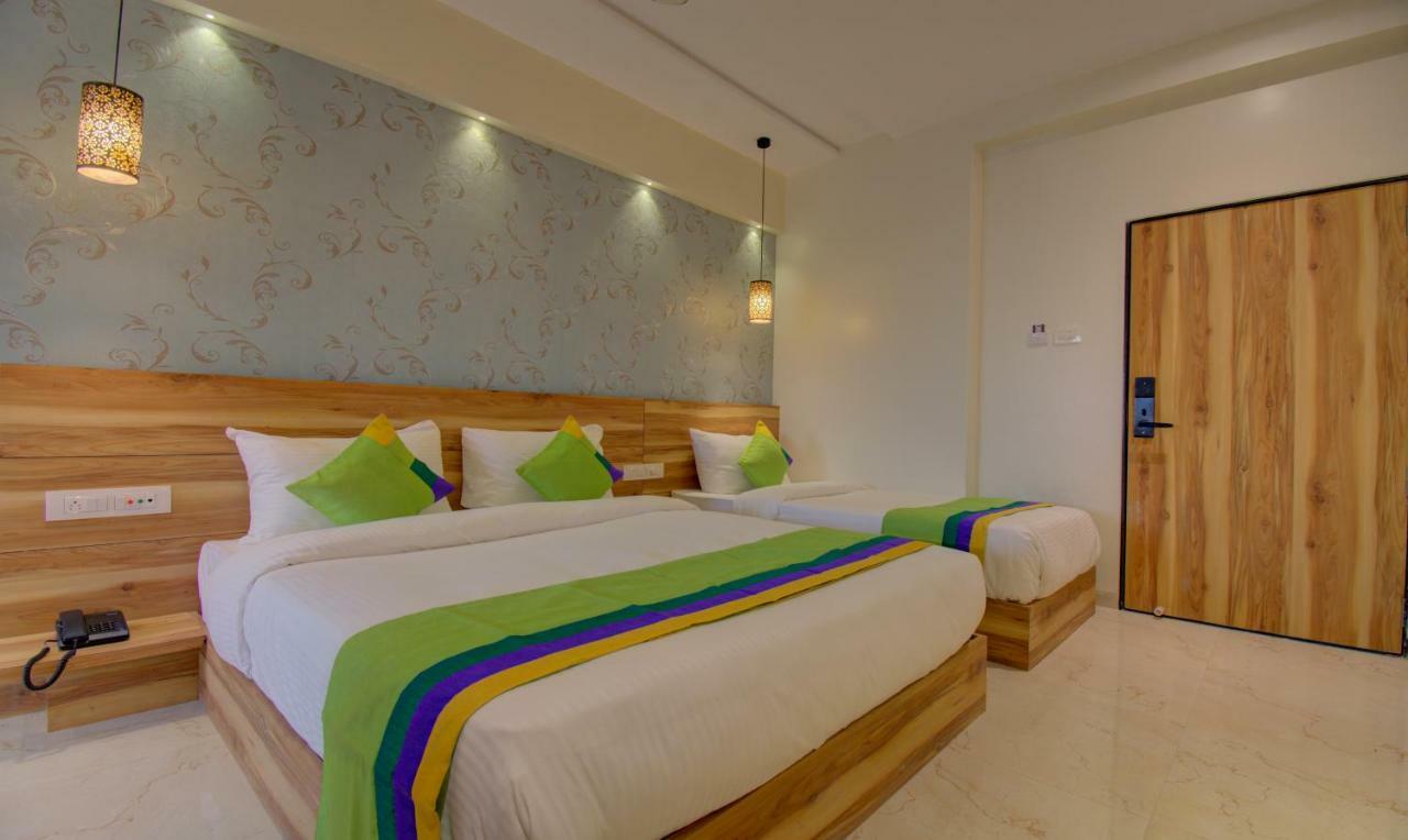 Hotel Amisha International Surat Eksteriør bilde