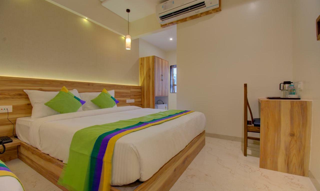Hotel Amisha International Surat Eksteriør bilde