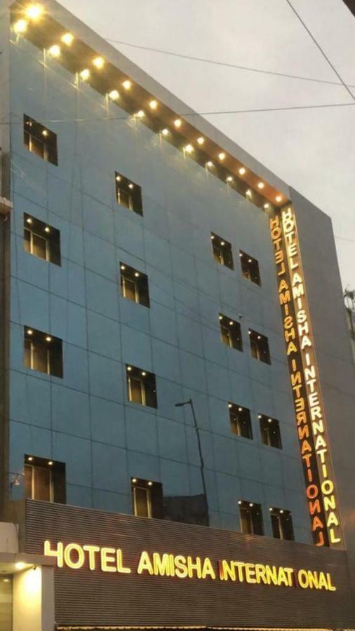 Hotel Amisha International Surat Eksteriør bilde